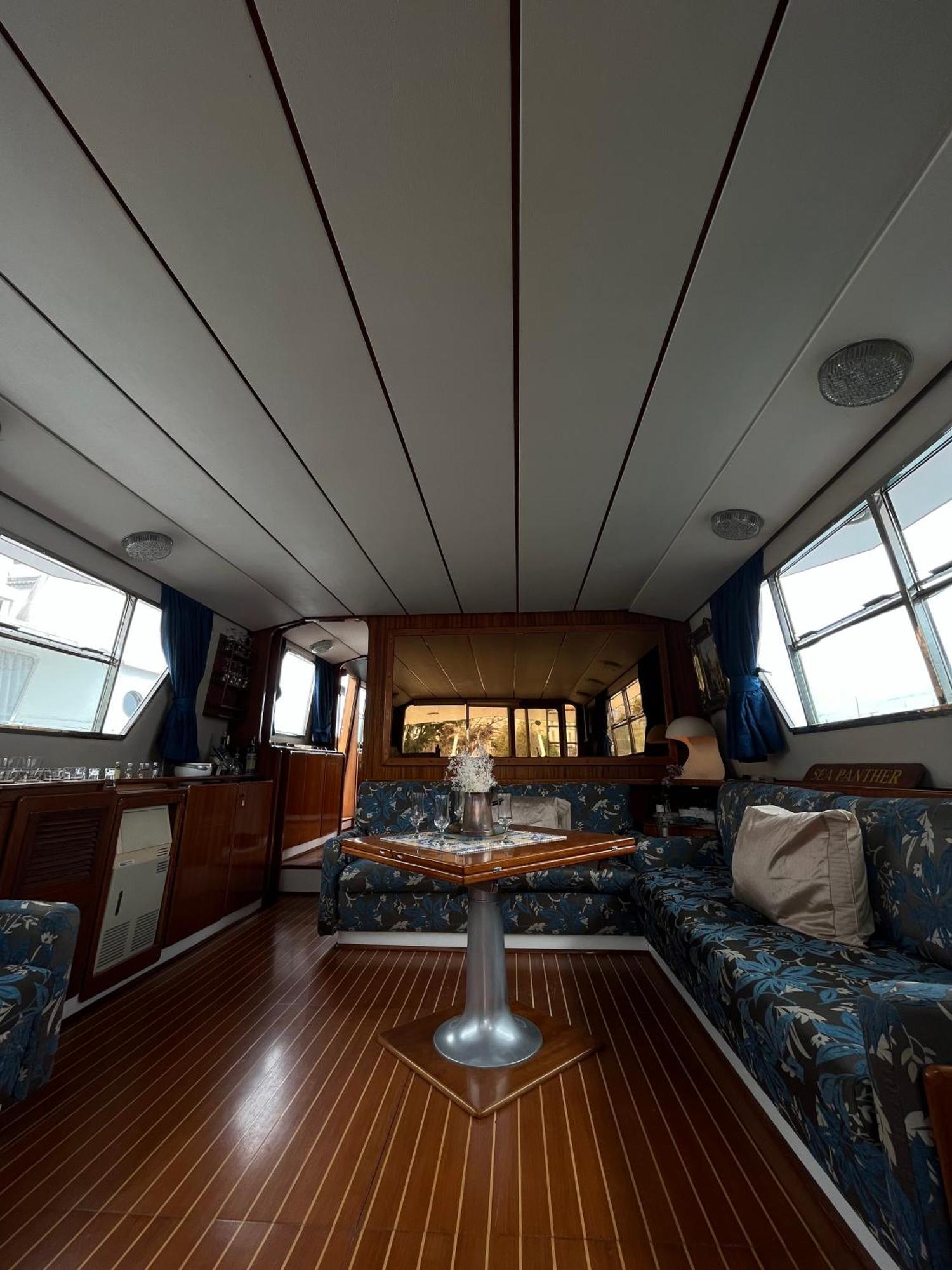 Botel Sea Panther