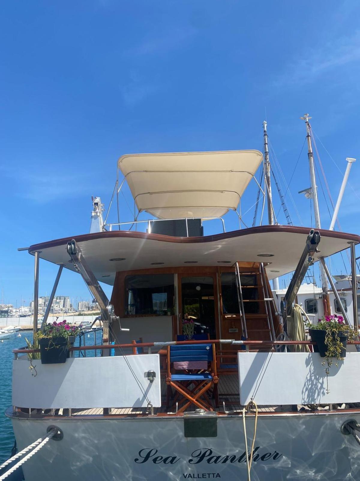 Sea Panther Botel *